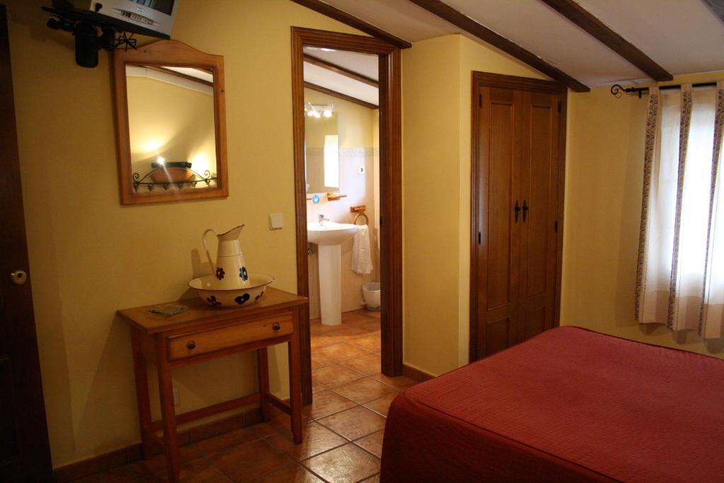 Hostal La Balquina Chinchon Exterior photo